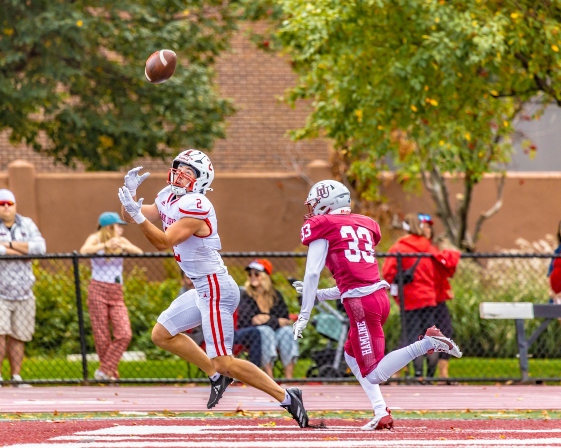 Johnnie football begins MIAC play with win at Hamline