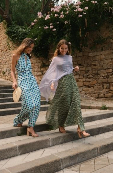 Clothing controversy: “Scandinavian Scarf”? No, Girl!