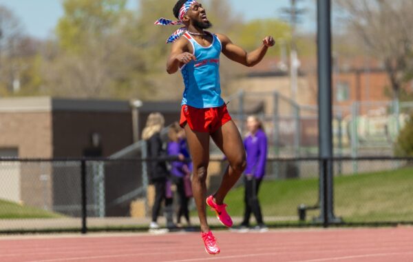 Kevin Arthur sprints his way toward NCAA DIII Championships