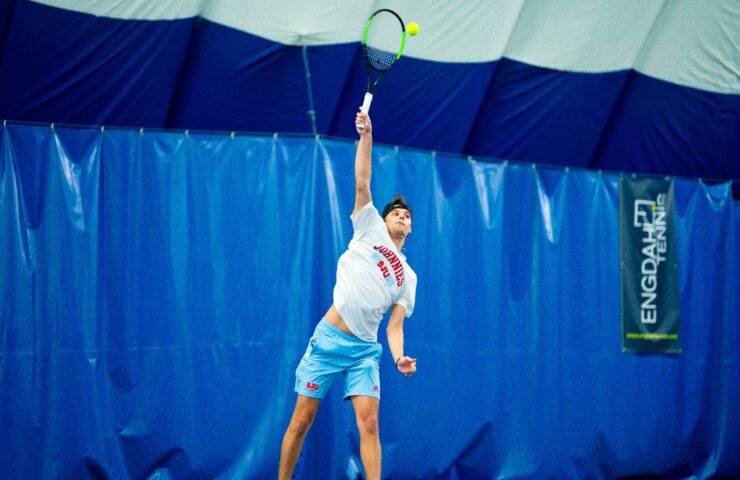 Johnnie tennis working to win close matches in conference play