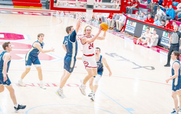 Pair of basketball stars reach 1,000 career points