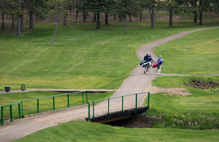 Johnnie golf closes out the 2026 spring season